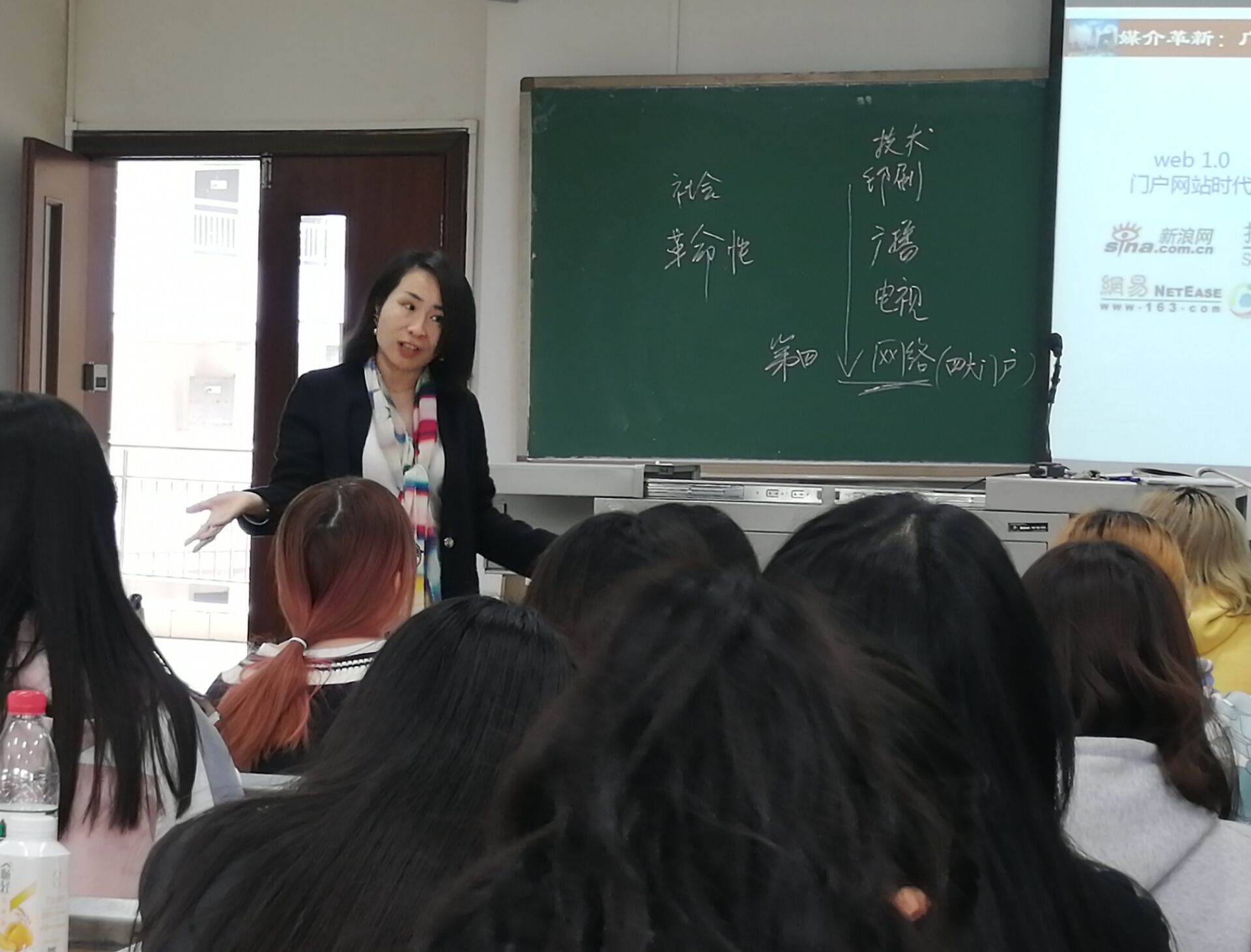 1616988446429054528.jpg 1.jpg